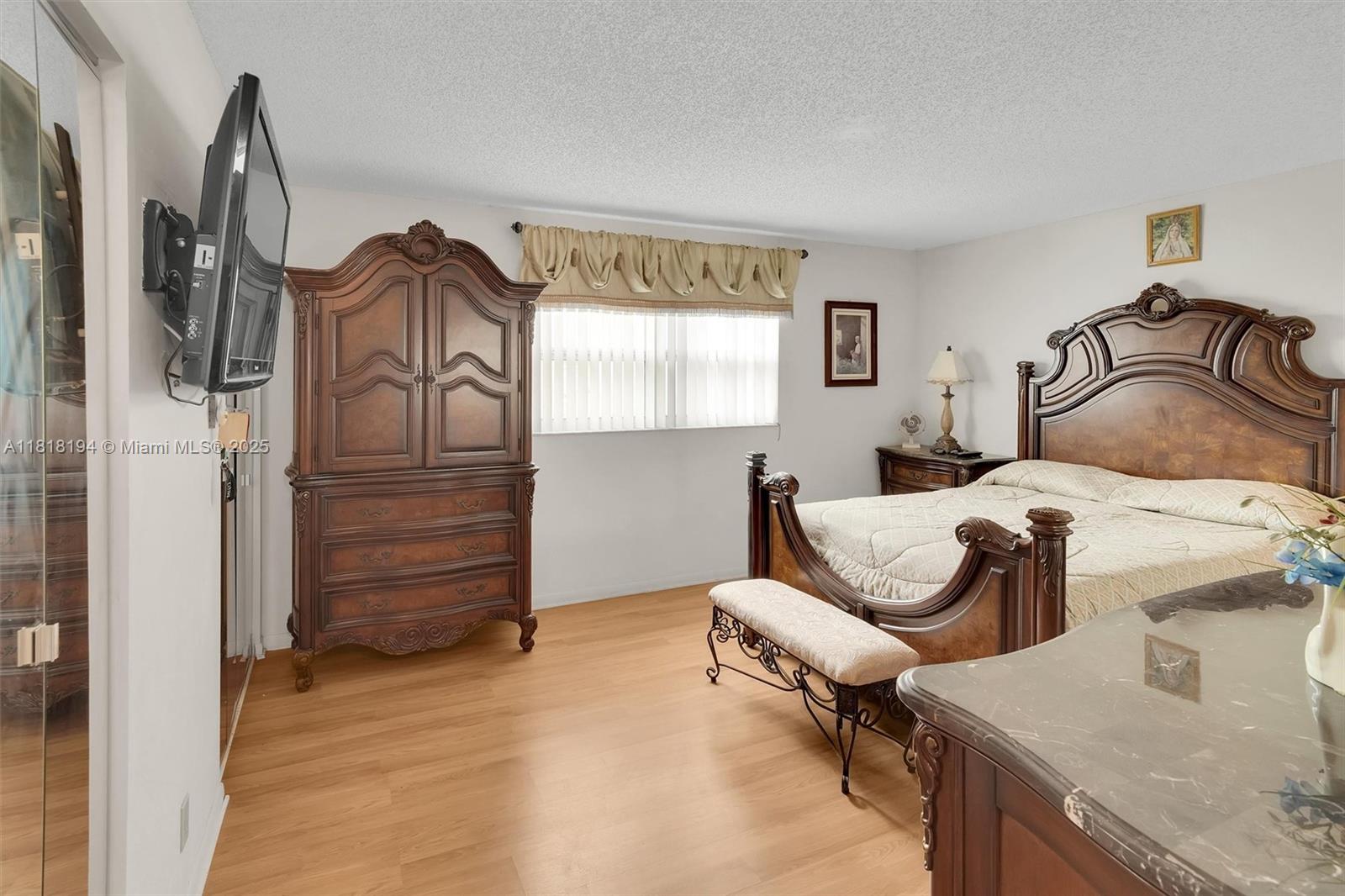 MEADOWBROOK LAKES CONDO - Residential