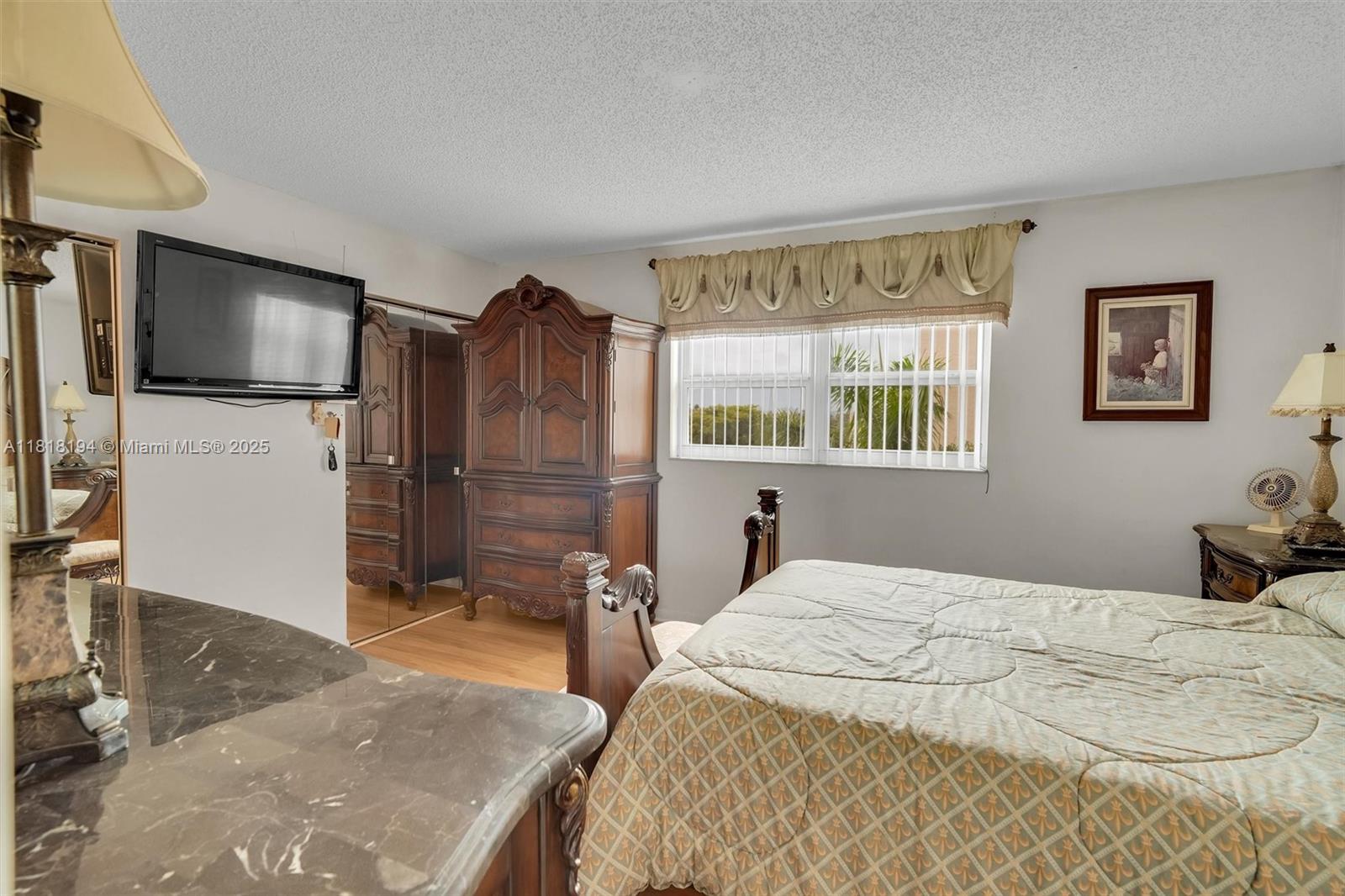 MEADOWBROOK LAKES CONDO - Residential
