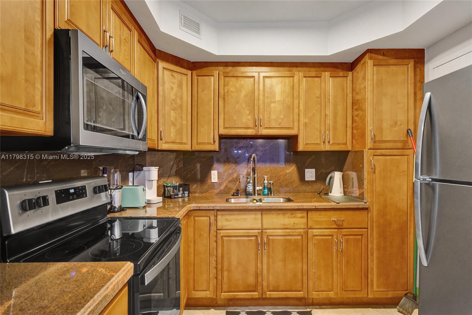 HEMISPHERES CONDO - Residential Lease