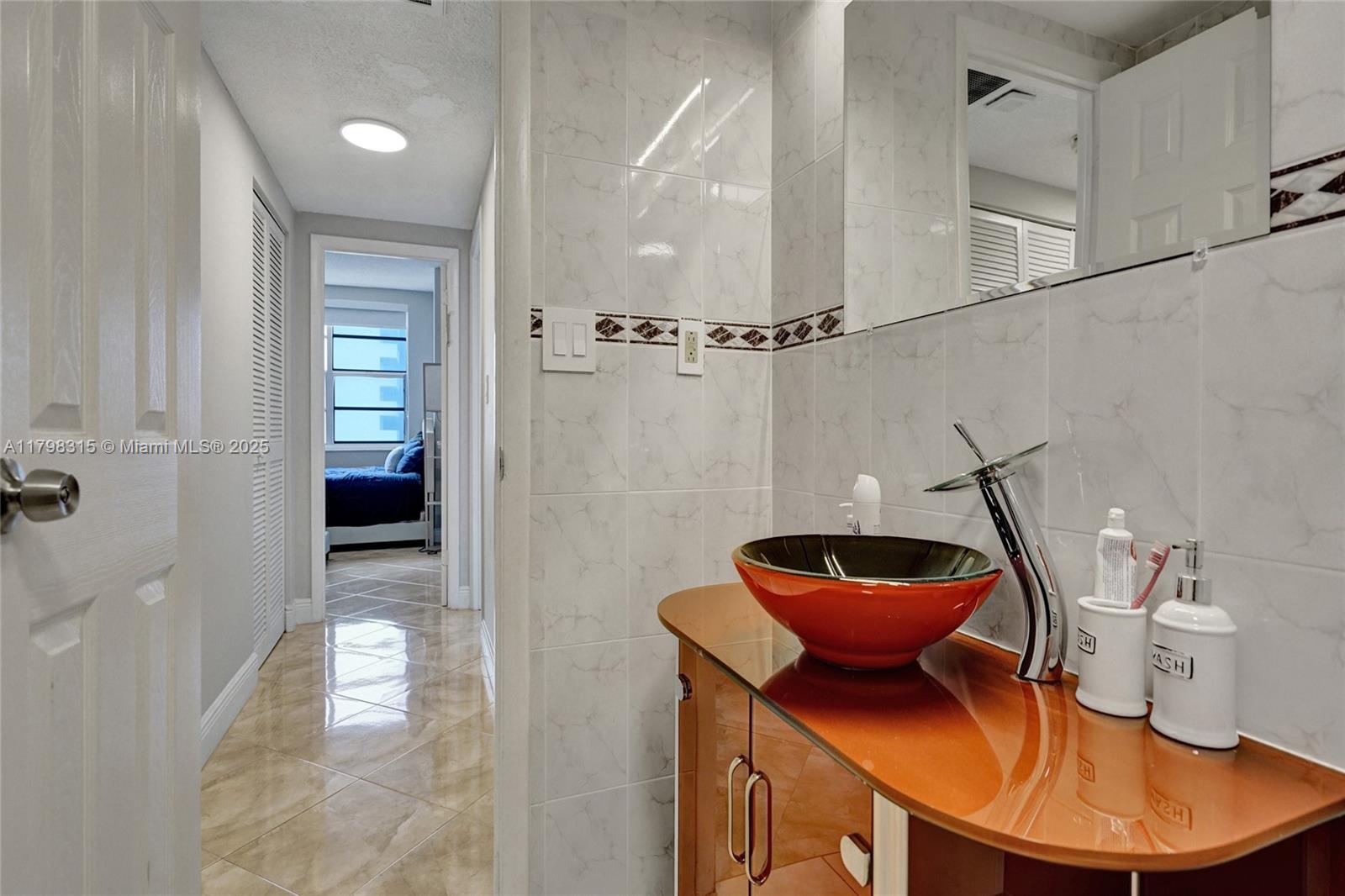 HEMISPHERES CONDO - Residential Lease