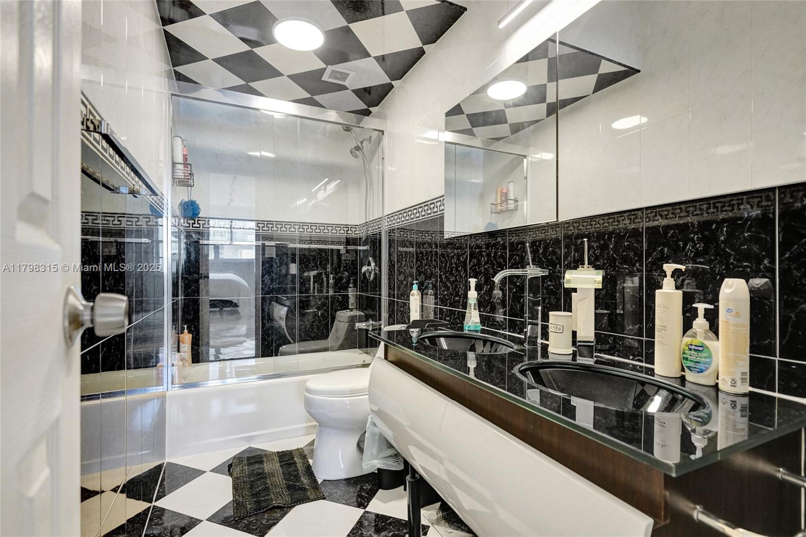 HEMISPHERES CONDO - Residential Lease