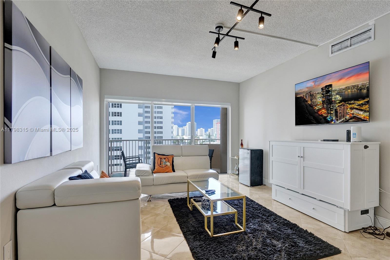 HEMISPHERES CONDO - Residential Lease