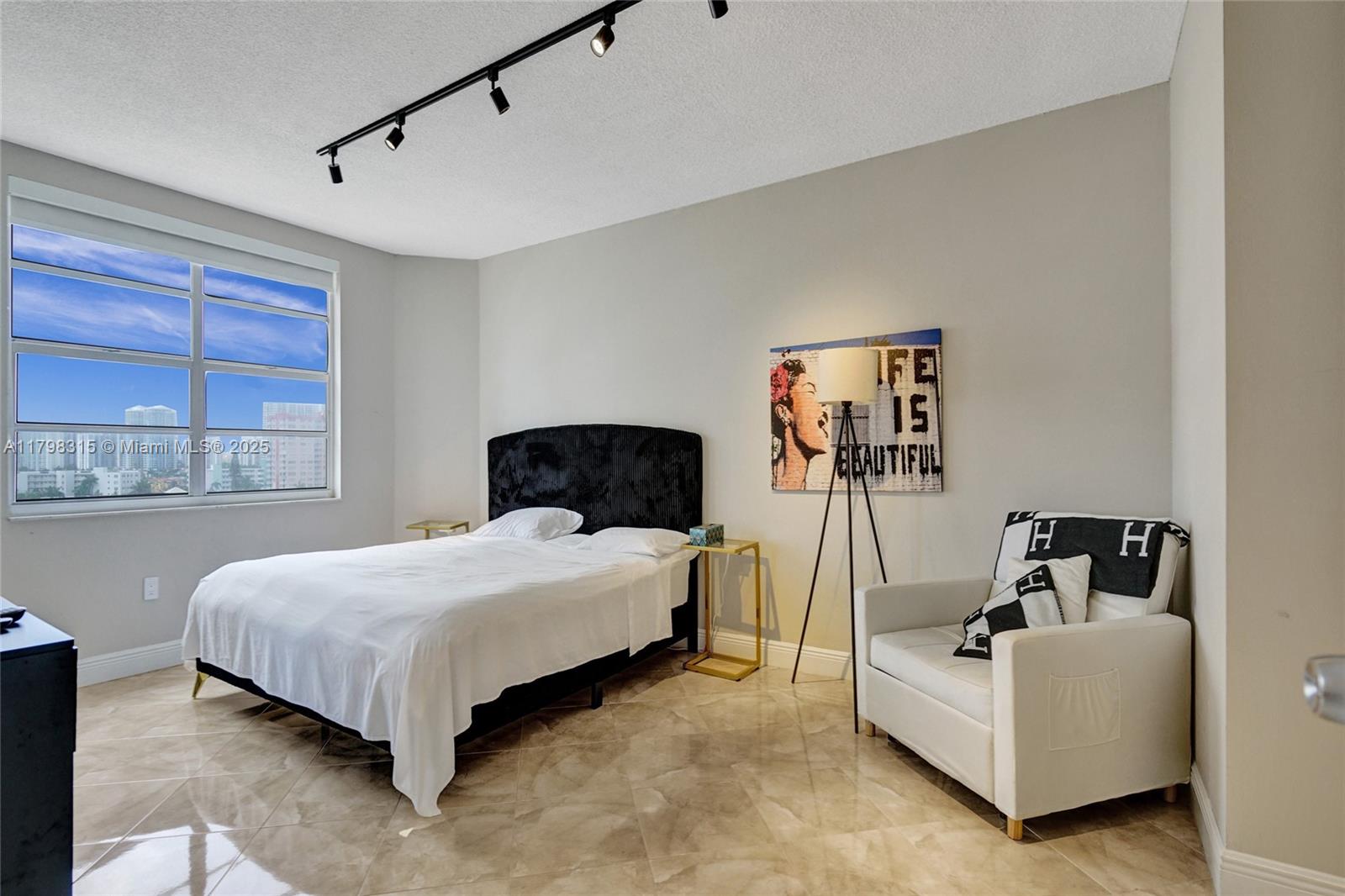 HEMISPHERES CONDO - Residential Lease