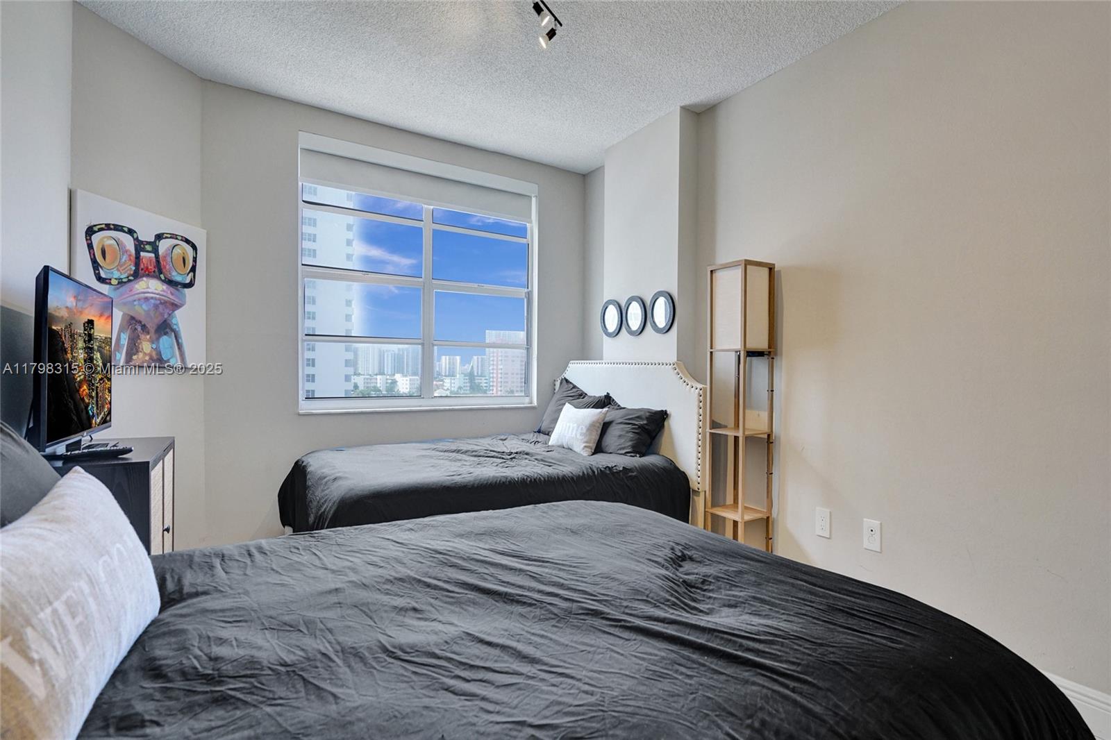 HEMISPHERES CONDO - Residential Lease