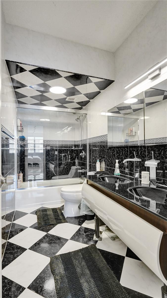 HEMISPHERES CONDO - Residential Lease