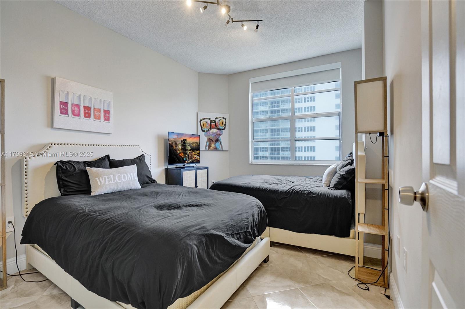 HEMISPHERES CONDO - Residential Lease