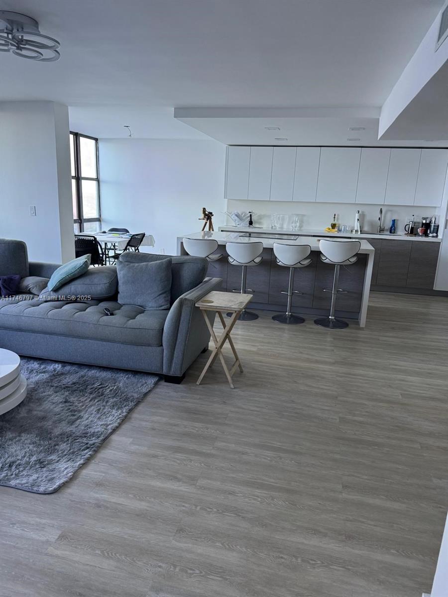 AVANT GARDE CONDO - Residential