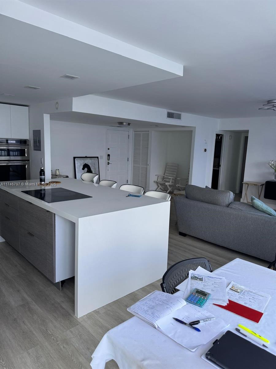 AVANT GARDE CONDO - Residential
