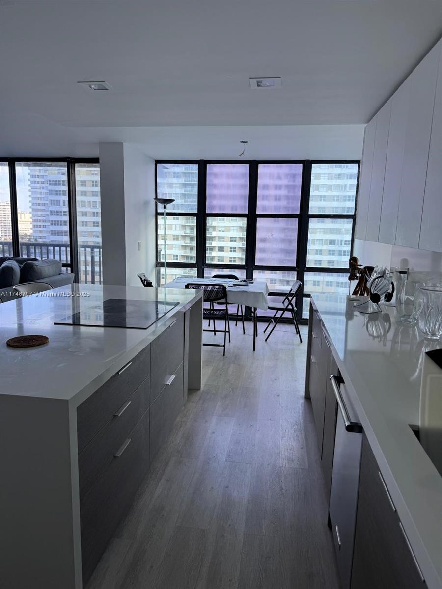 AVANT GARDE CONDO - Residential