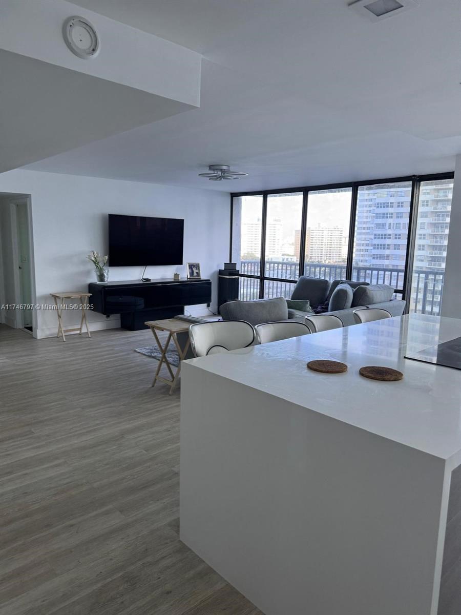 AVANT GARDE CONDO - Residential