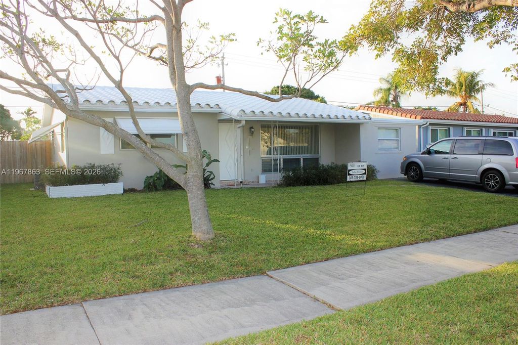 Photo of 1900 N 32nd Ct, Hollywood, FL 33021 (MLS # A11967863)