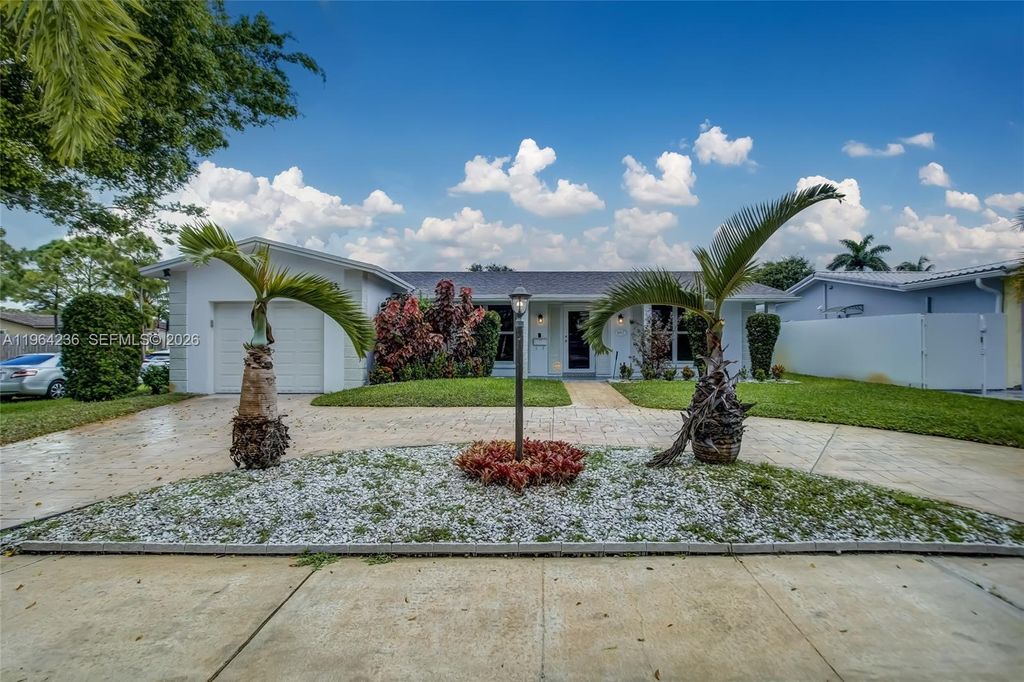 Photo of 4917 W Park Rd, Hollywood, FL 33021 (MLS # A11964236)