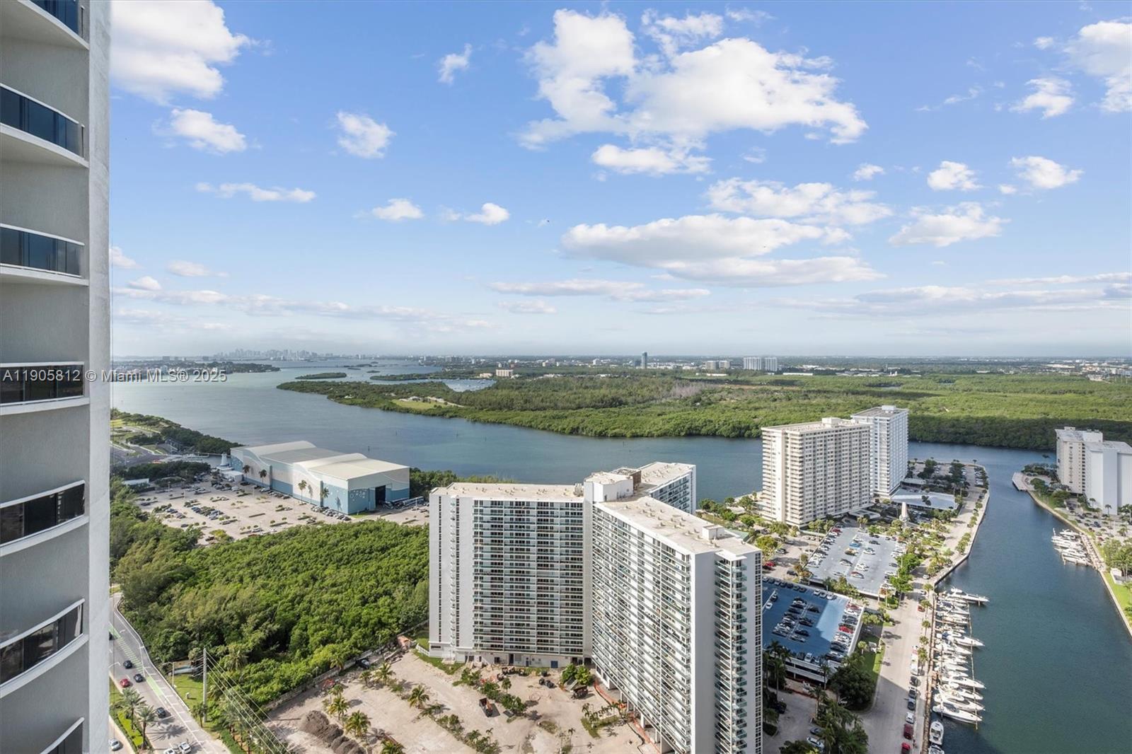 TDR TOWER III CONDO - Residential