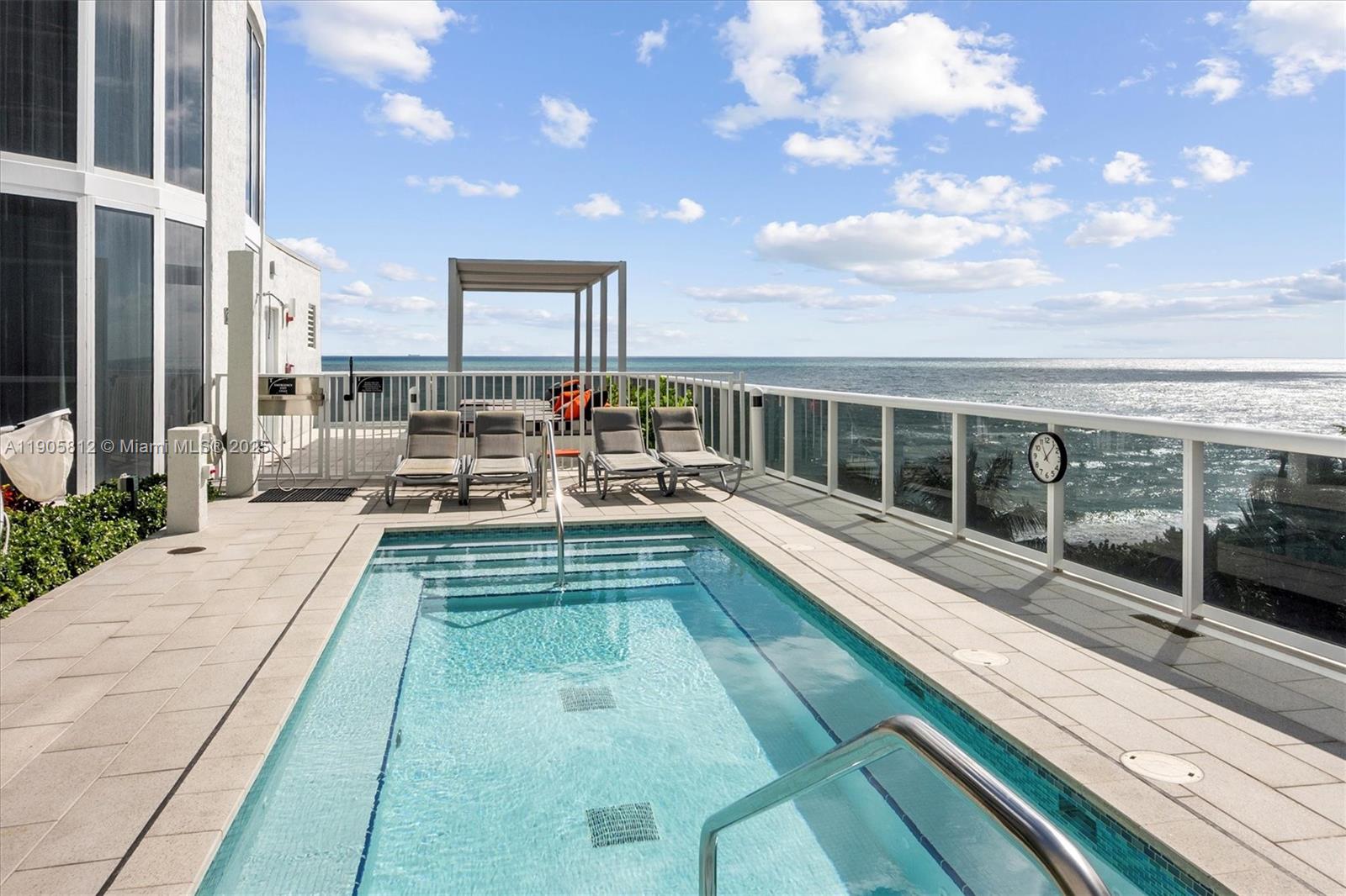 TDR TOWER III CONDO - Residential