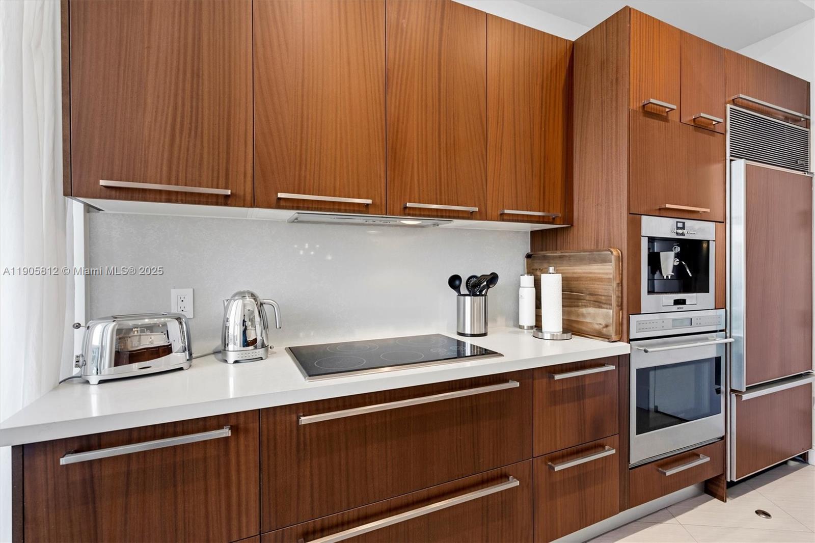 TDR TOWER III CONDO - Residential