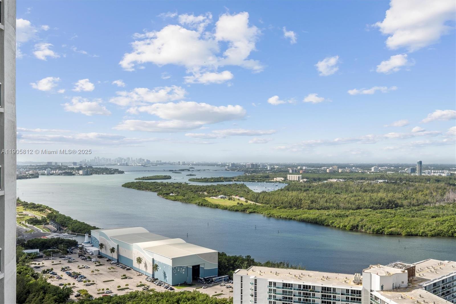 TDR TOWER III CONDO - Residential