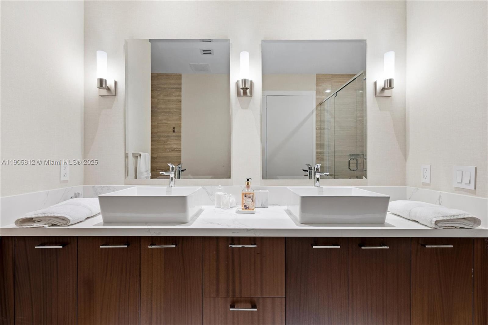 TDR TOWER III CONDO - Residential