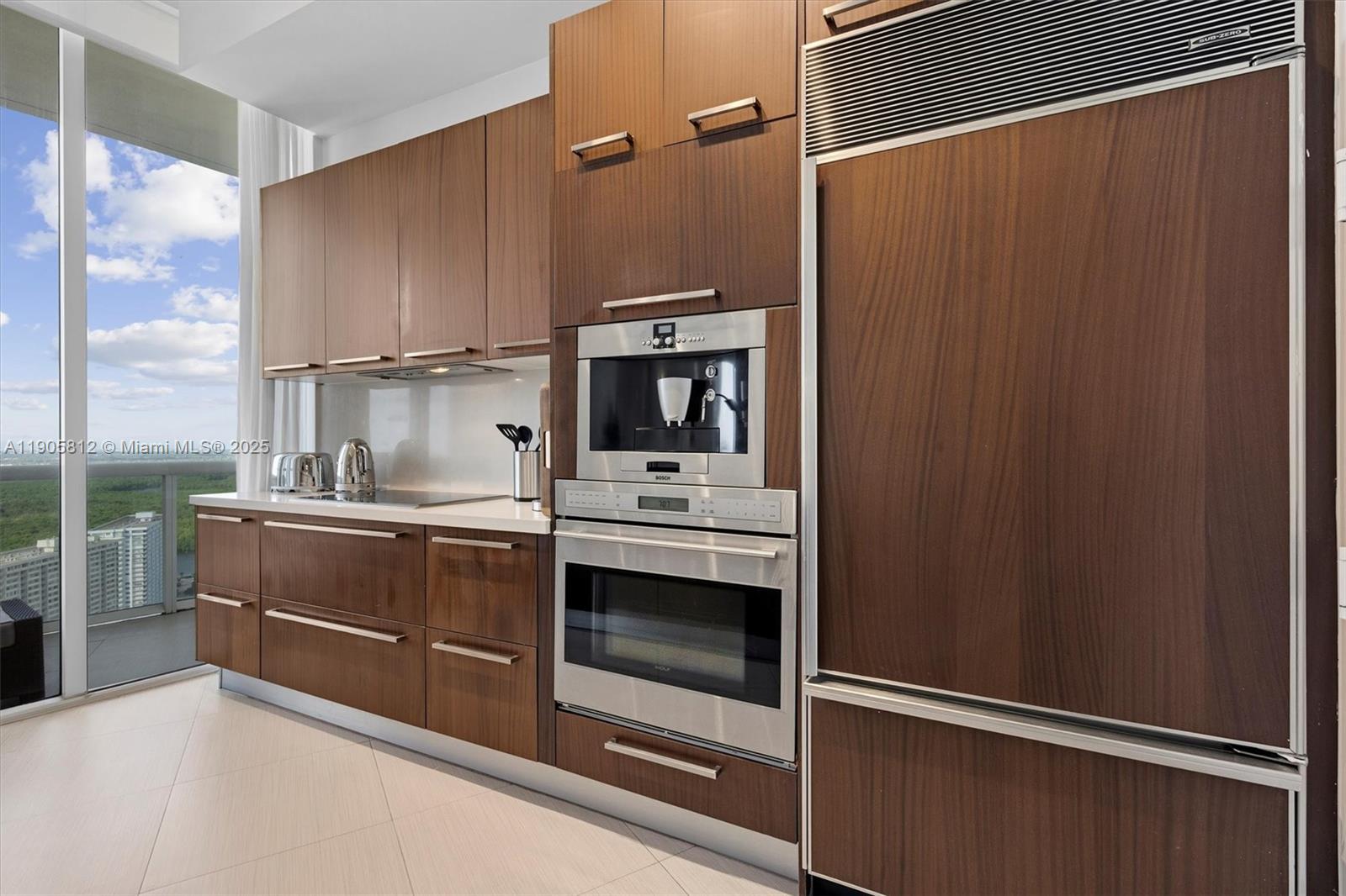 TDR TOWER III CONDO - Residential