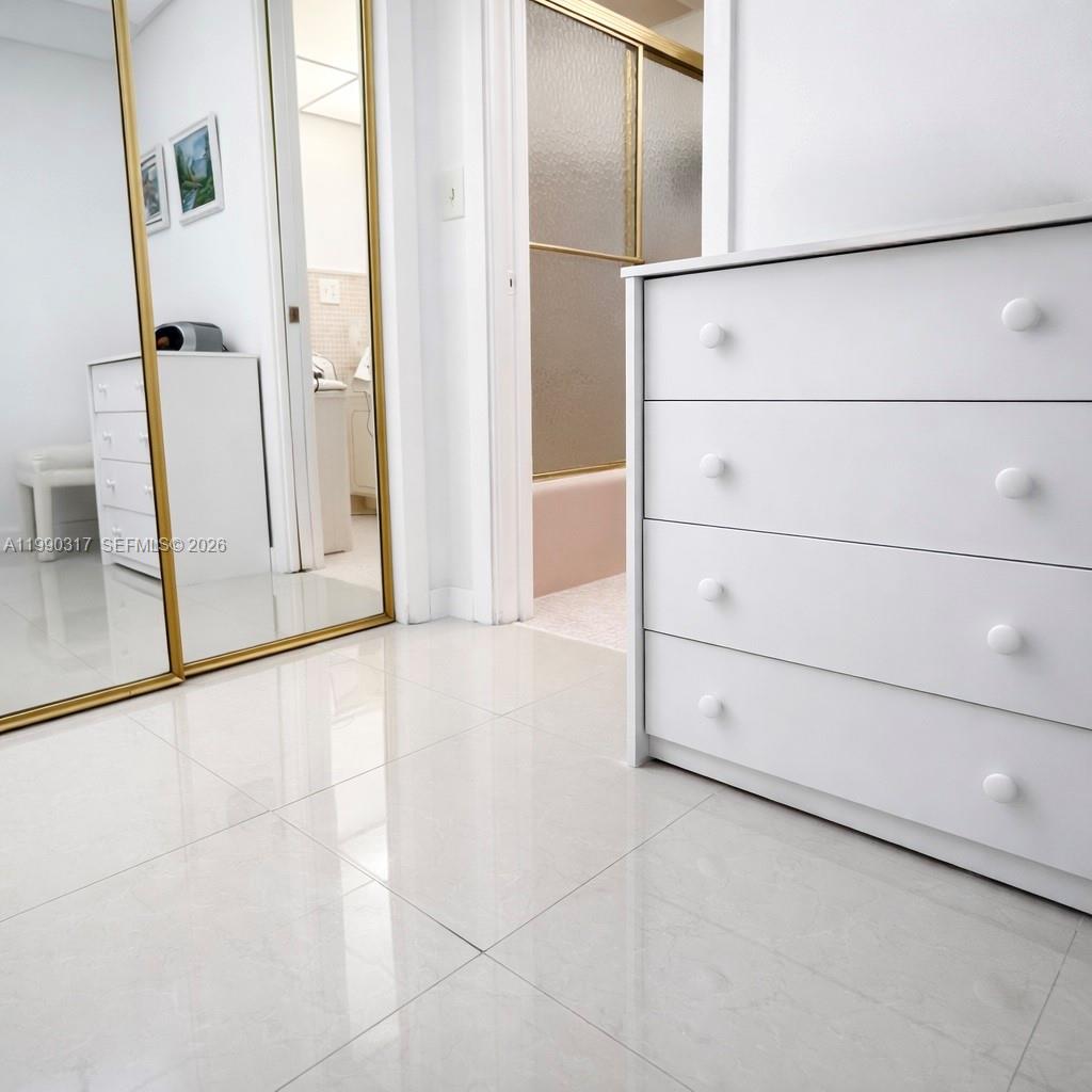 THIRD GULFSTREAM GARDEN - Residential