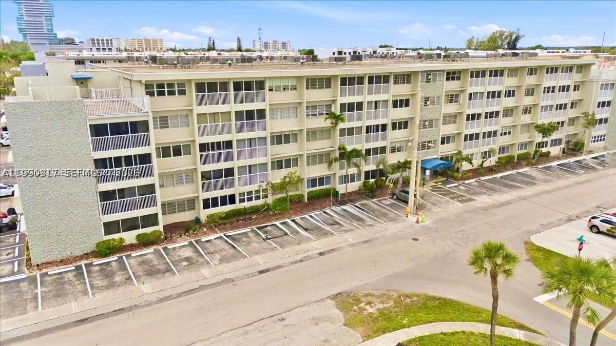 330 SE 2nd St 101G