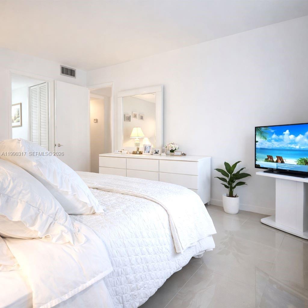 THIRD GULFSTREAM GARDEN - Residential