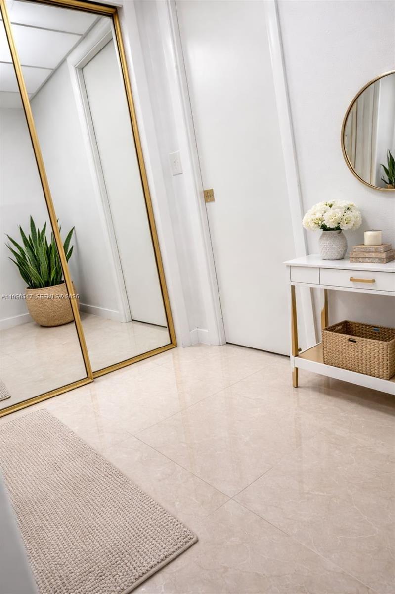 THIRD GULFSTREAM GARDEN - Residential