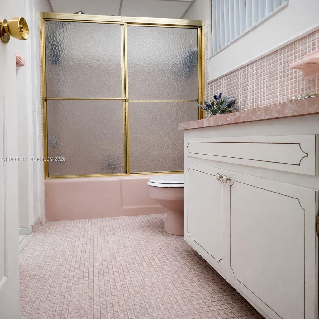 THIRD GULFSTREAM GARDEN - Residential