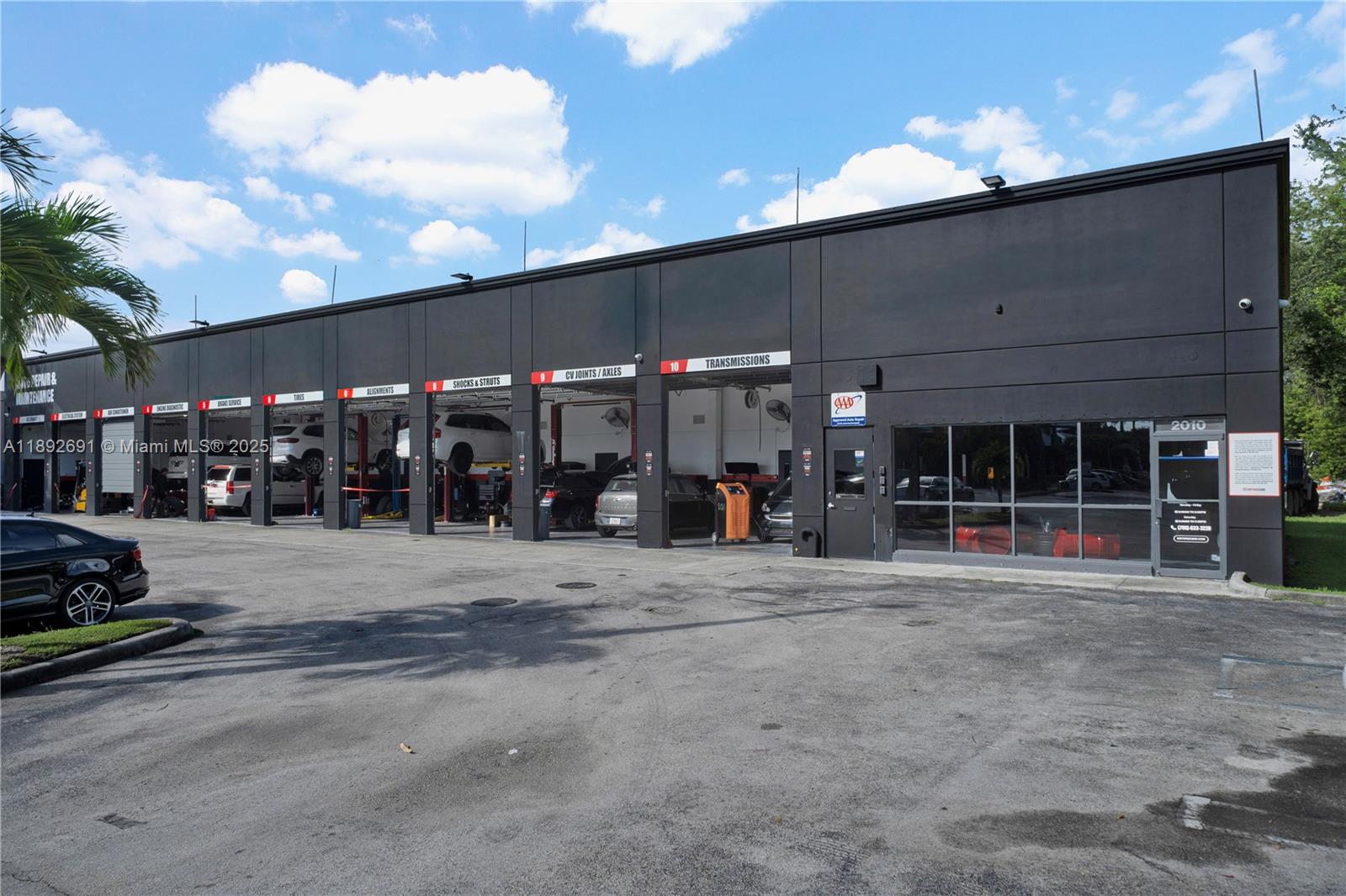 Established Service & Repair Car Shop