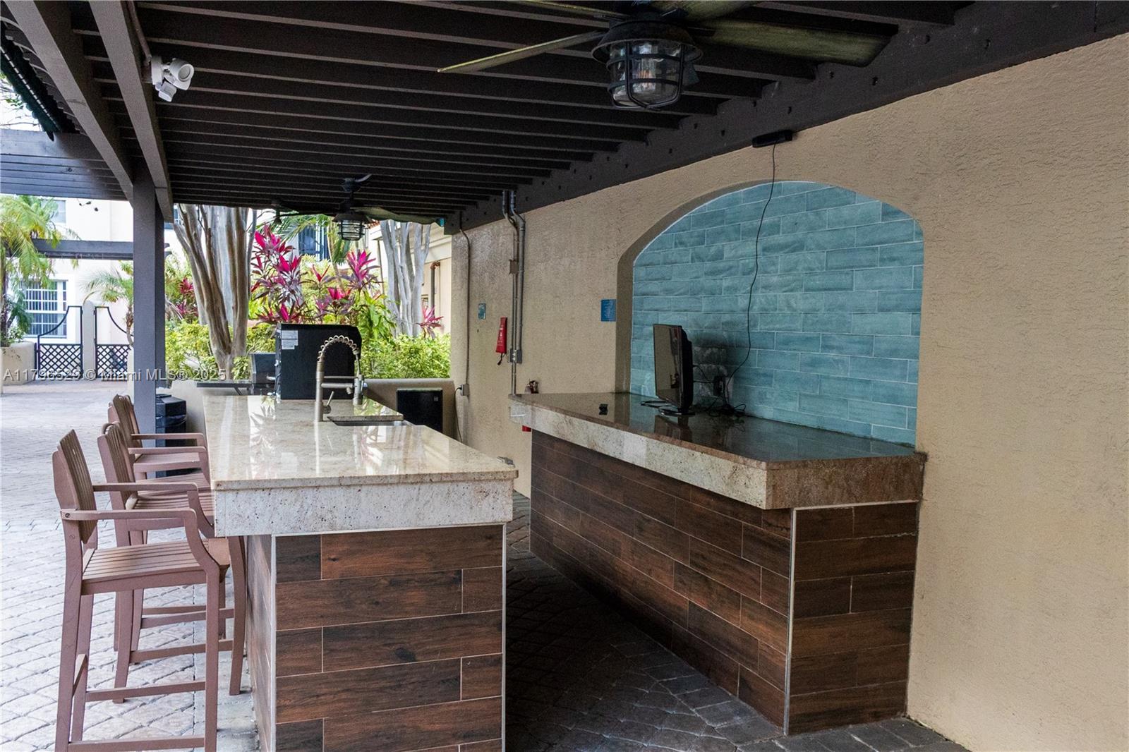 LAS OLAS BY THE RIVER CON - Residential