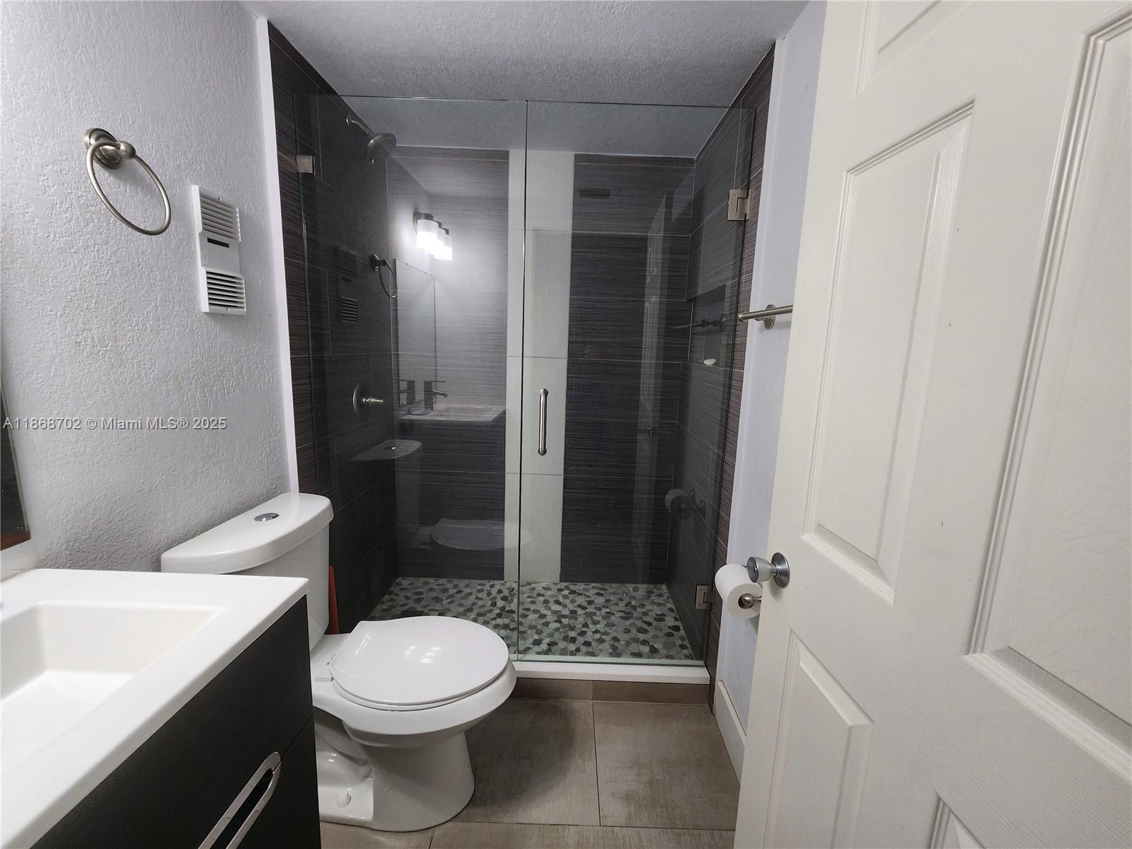 GREENGLADES CONDO IV - Residential Lease