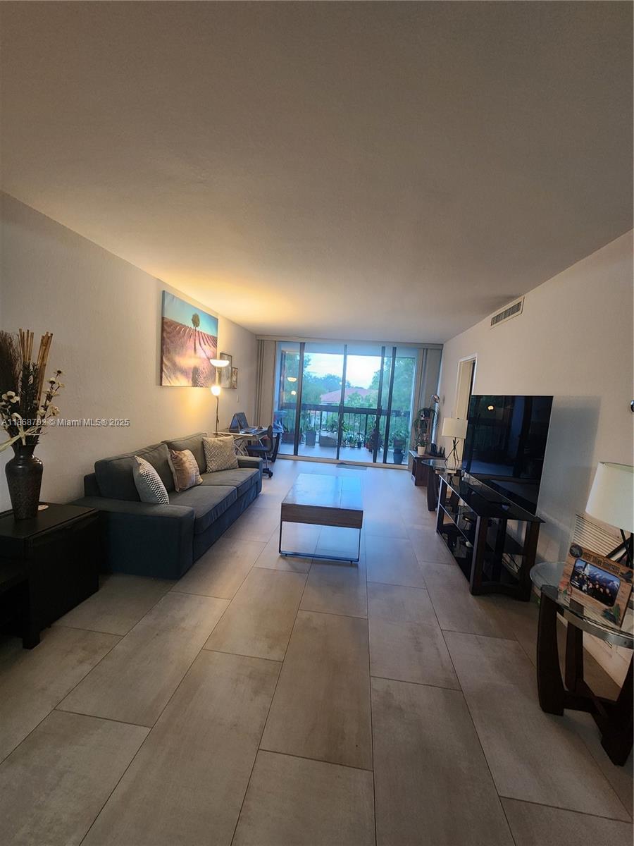 GREENGLADES CONDO IV - Residential Lease