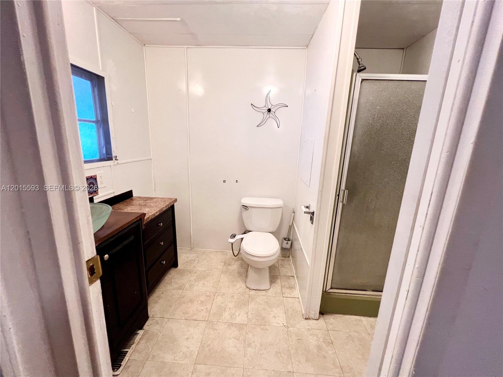 RAVENSWOOD ESTATES & MARI - Residential Lease
