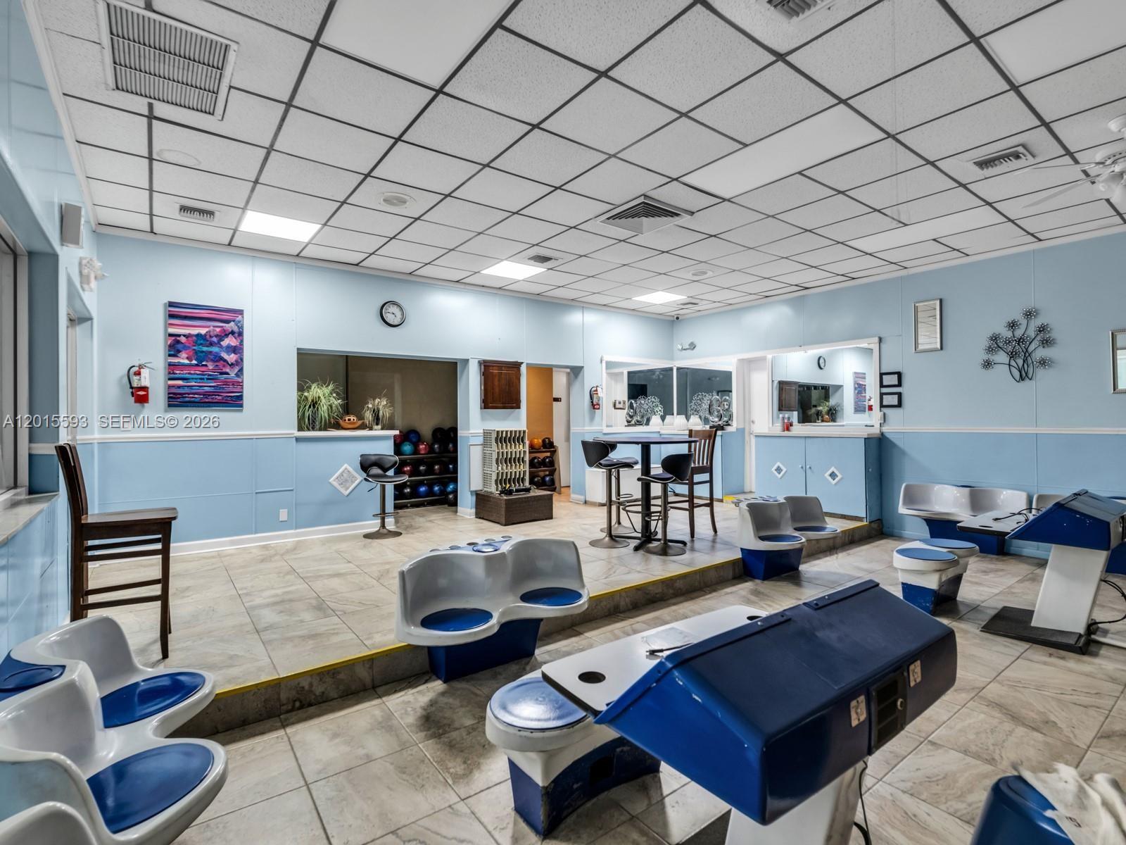 RAVENSWOOD ESTATES & MARI - Residential Lease