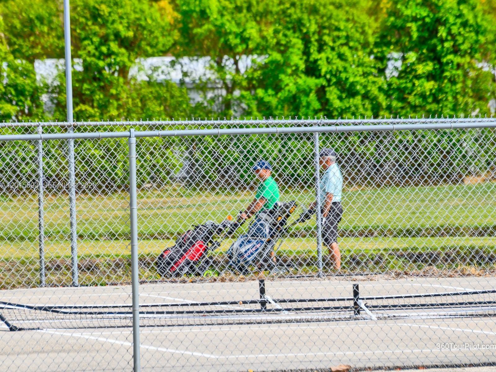 RAVENSWOOD ESTATES & MARI - Residential Lease