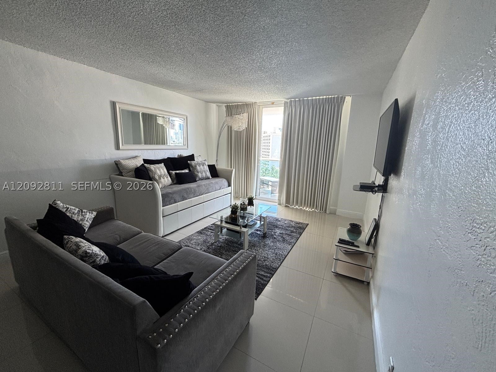 19370 Collins Ave 1021