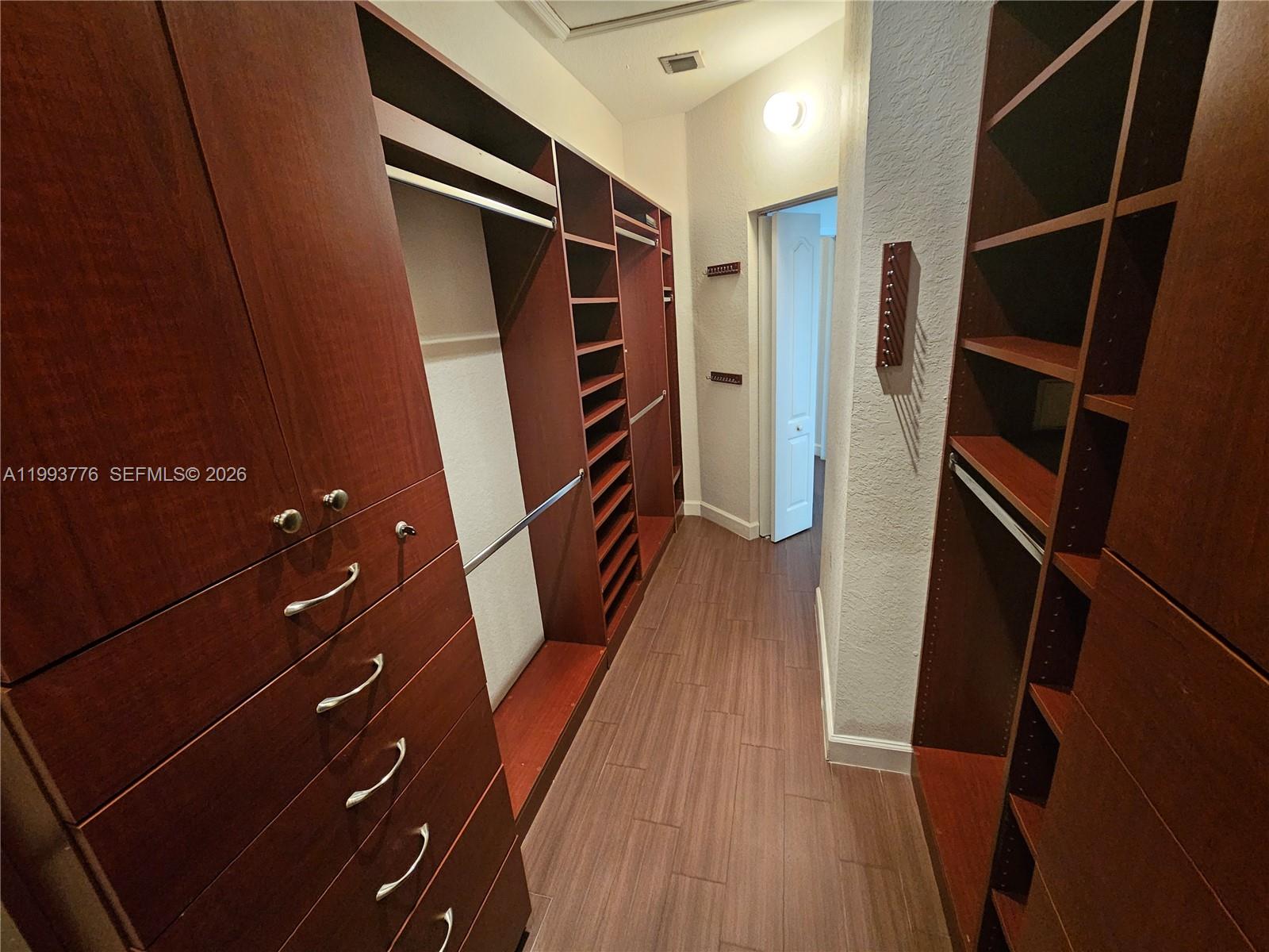 ISLANDS AT DORAL NORTHWES - Residential Lease