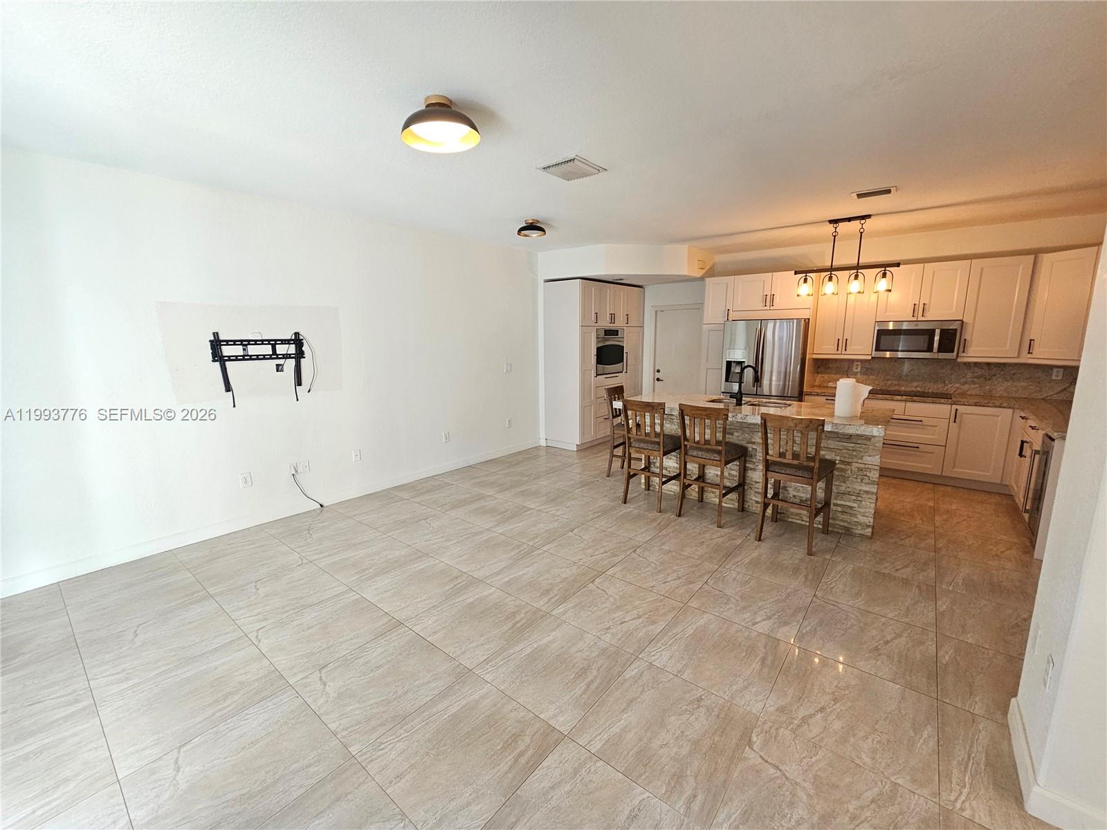 ISLANDS AT DORAL NORTHWES - Residential Lease