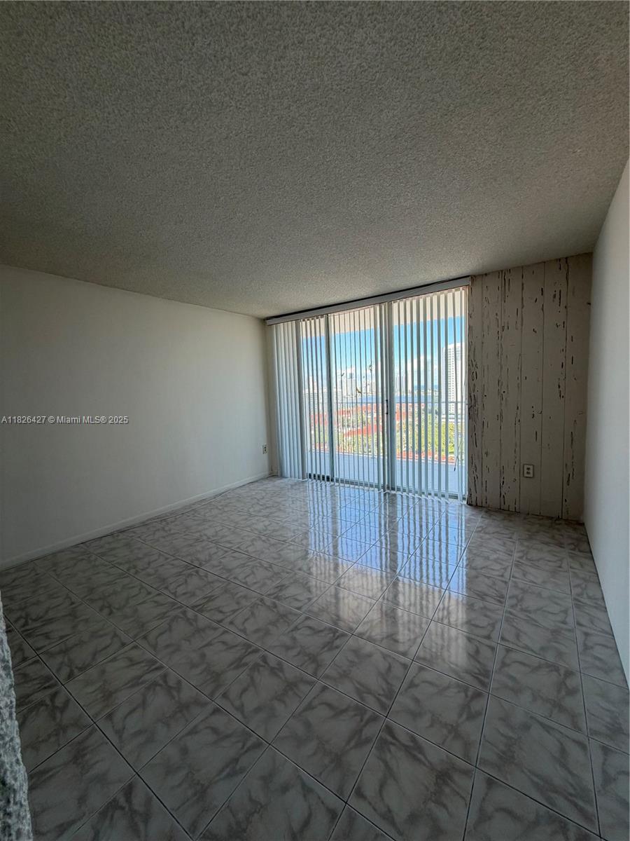 ADMIRALS PORT CONDO WEST - Residential