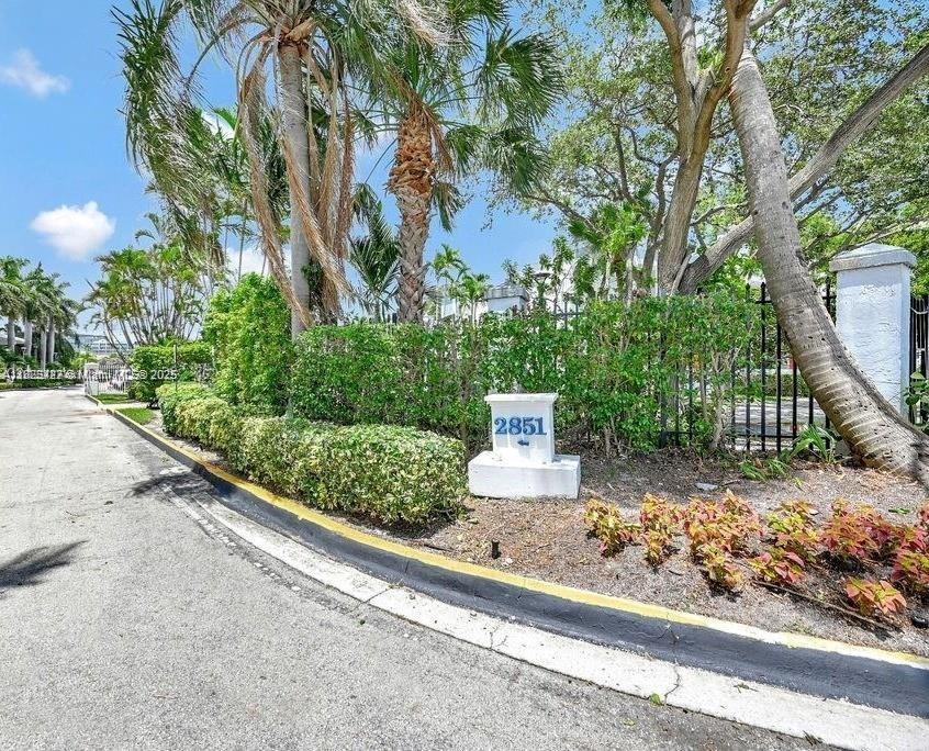 ADMIRALS PORT CONDO WEST - Residential