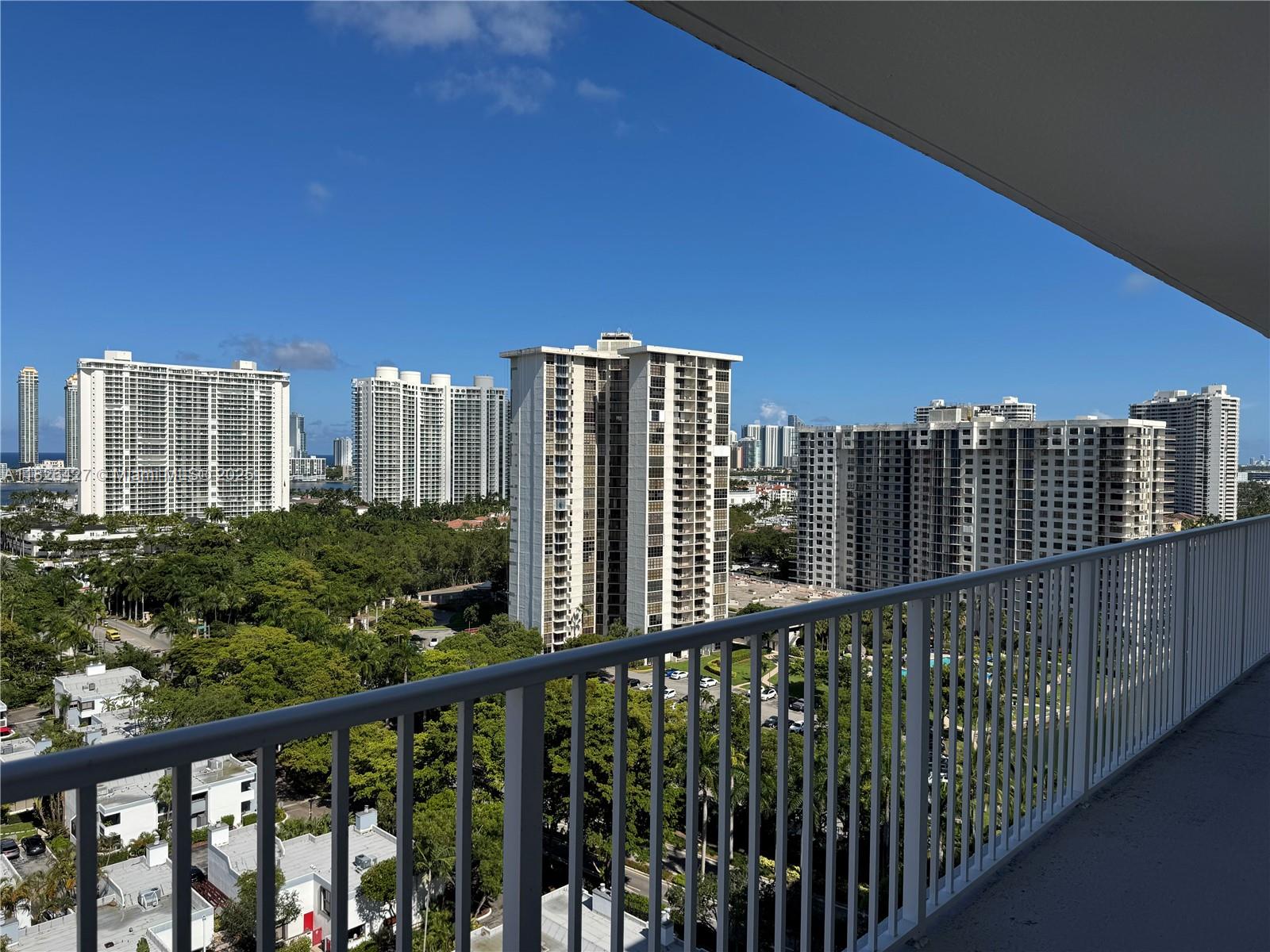 ADMIRALS PORT CONDO WEST - Residential
