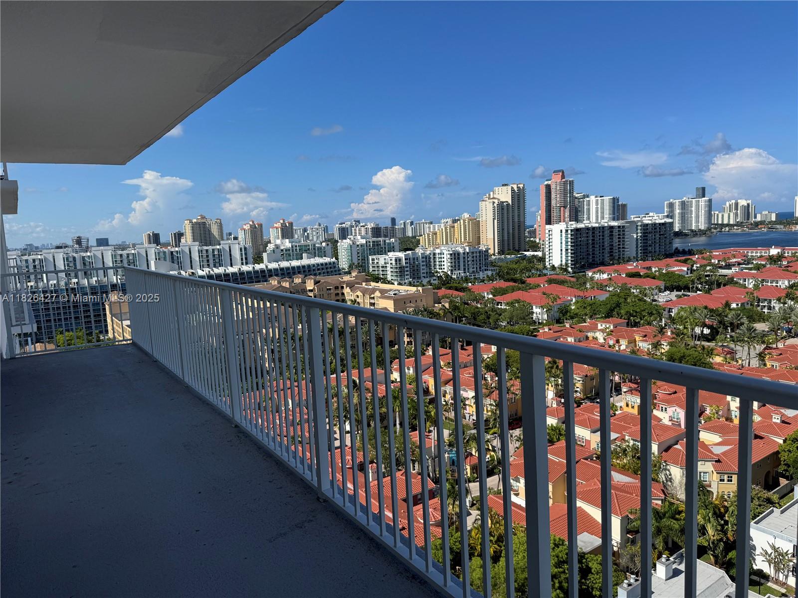 ADMIRALS PORT CONDO WEST - Residential