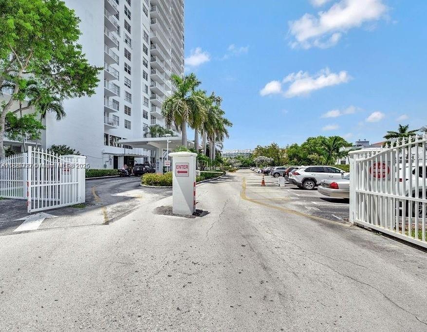 ADMIRALS PORT CONDO WEST - Residential