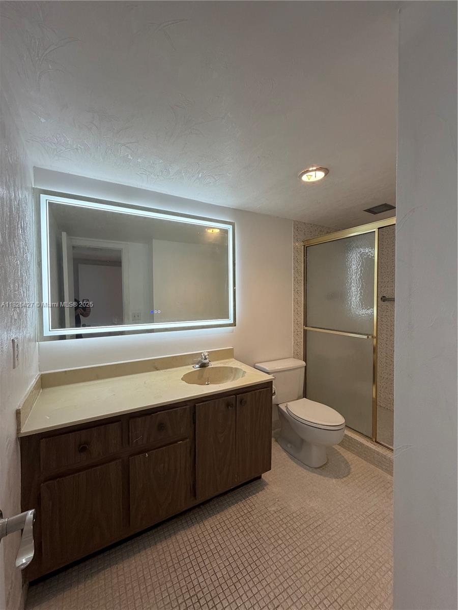 ADMIRALS PORT CONDO WEST - Residential