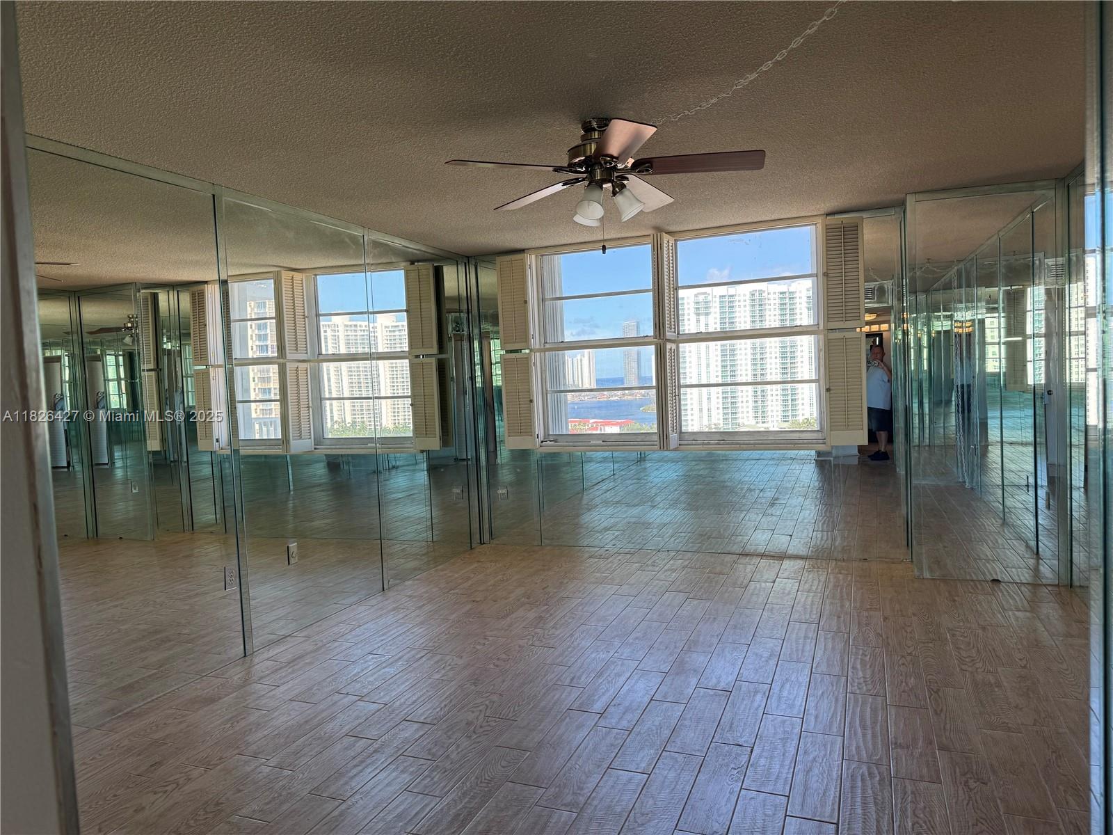 ADMIRALS PORT CONDO WEST - Residential