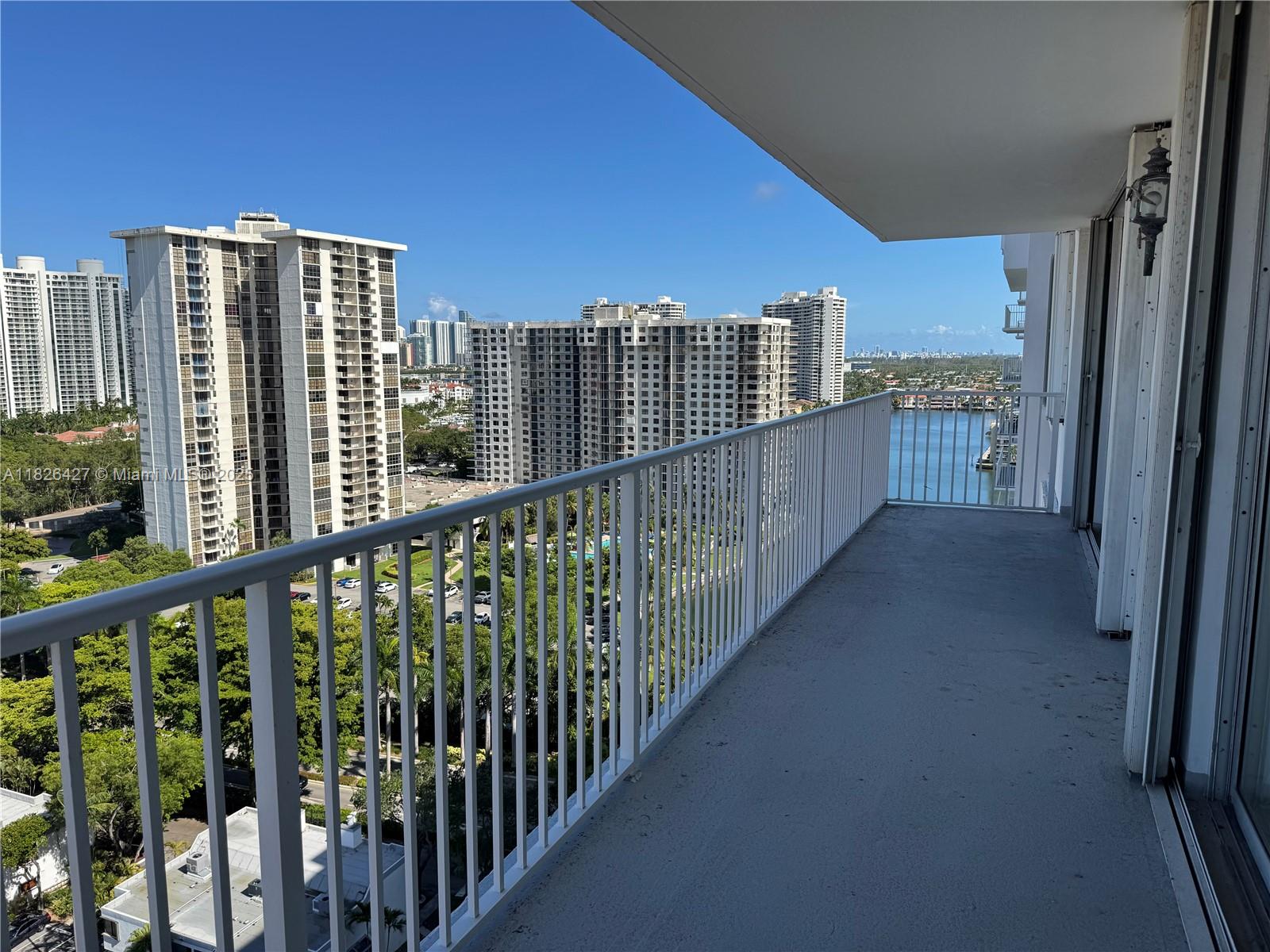 ADMIRALS PORT CONDO WEST - Residential