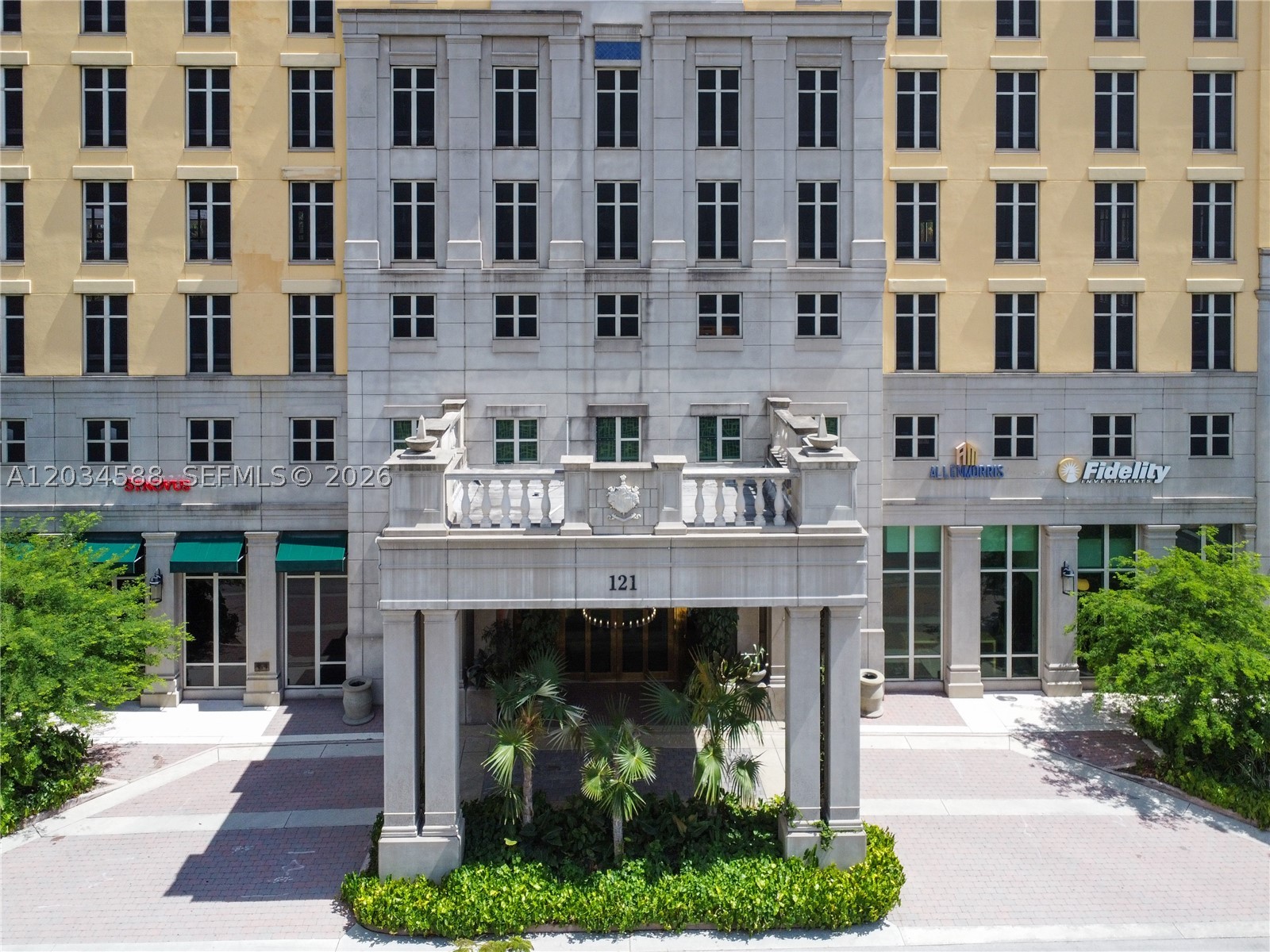 121 Alhambra Cir 1000