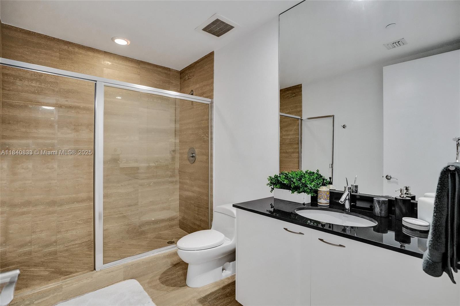 31 SE 6th St 2104