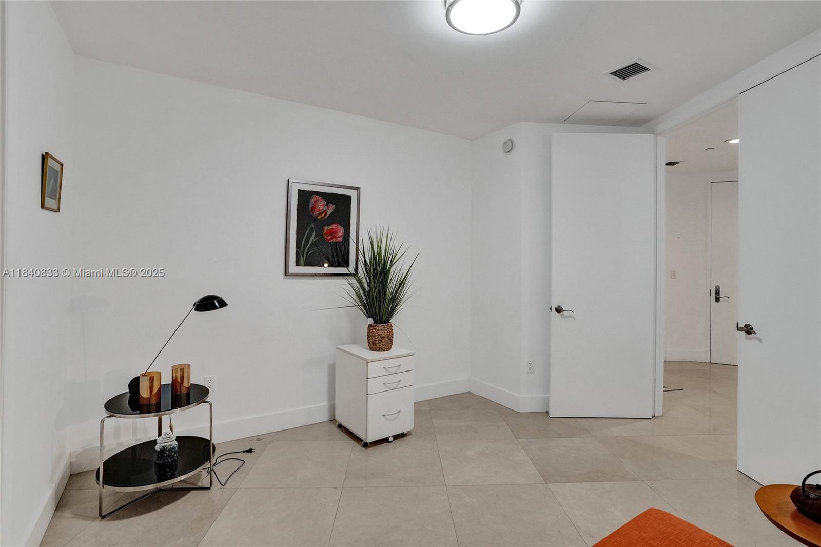 31 SE 6th St 2104