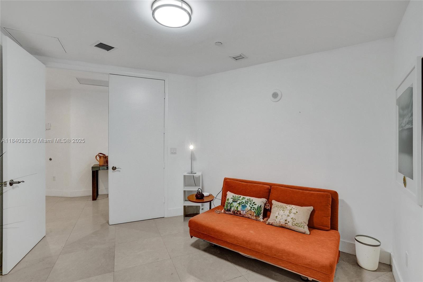 31 SE 6th St 2104