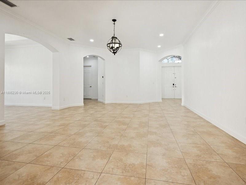 3670 NW 87th Ave